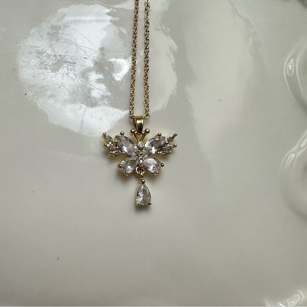Elegant Gold Butterfly Pendant Necklace